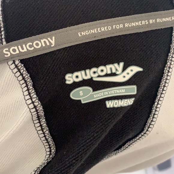 Saucony hooded zip up running jacket - Picture 6 of 6